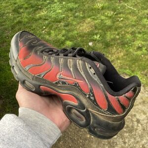 Nike Air Max Plus Tn Bred Reflective Red Black Size 6.5 Y Boys DZ4507-600 Fade